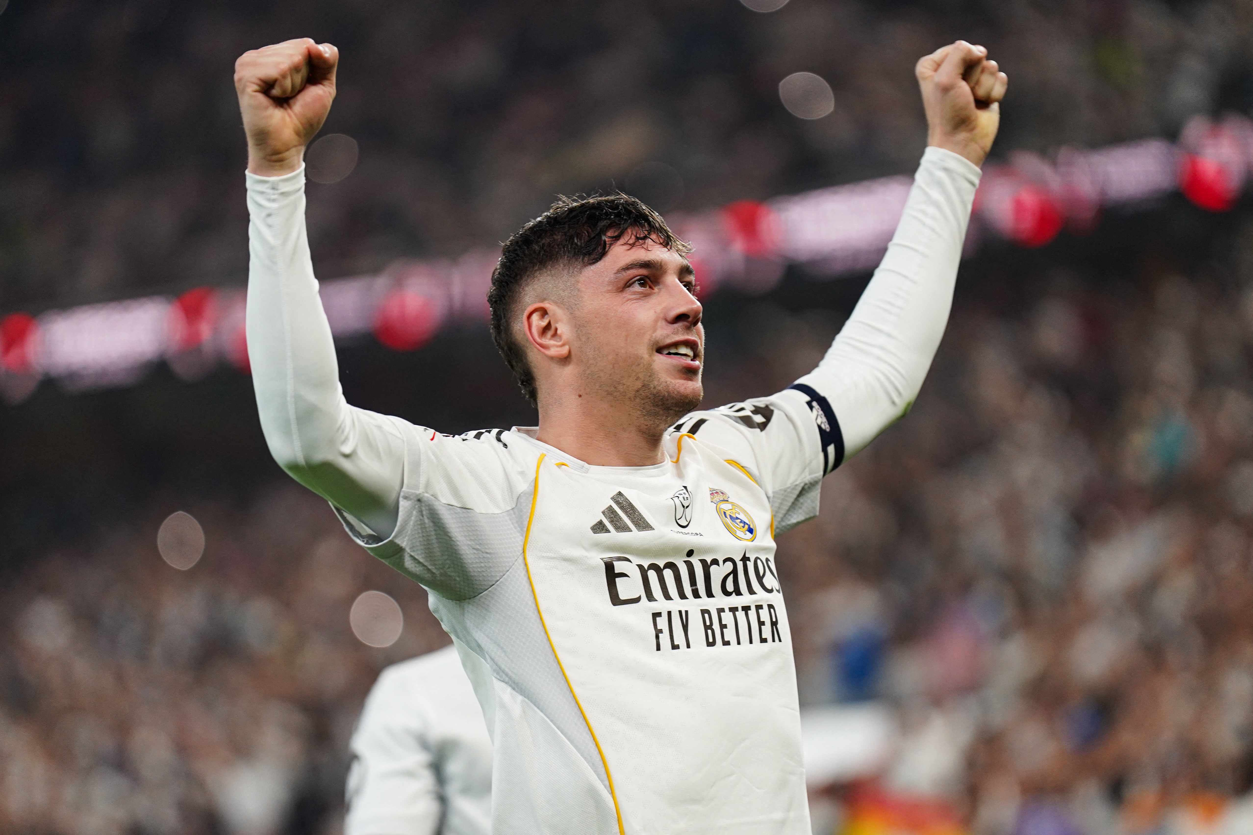 欧冠直播在线观看-龙赛罗谈激动落泪：巴尔韦德才华横溢 皇马缺兵少将却拿下曼城